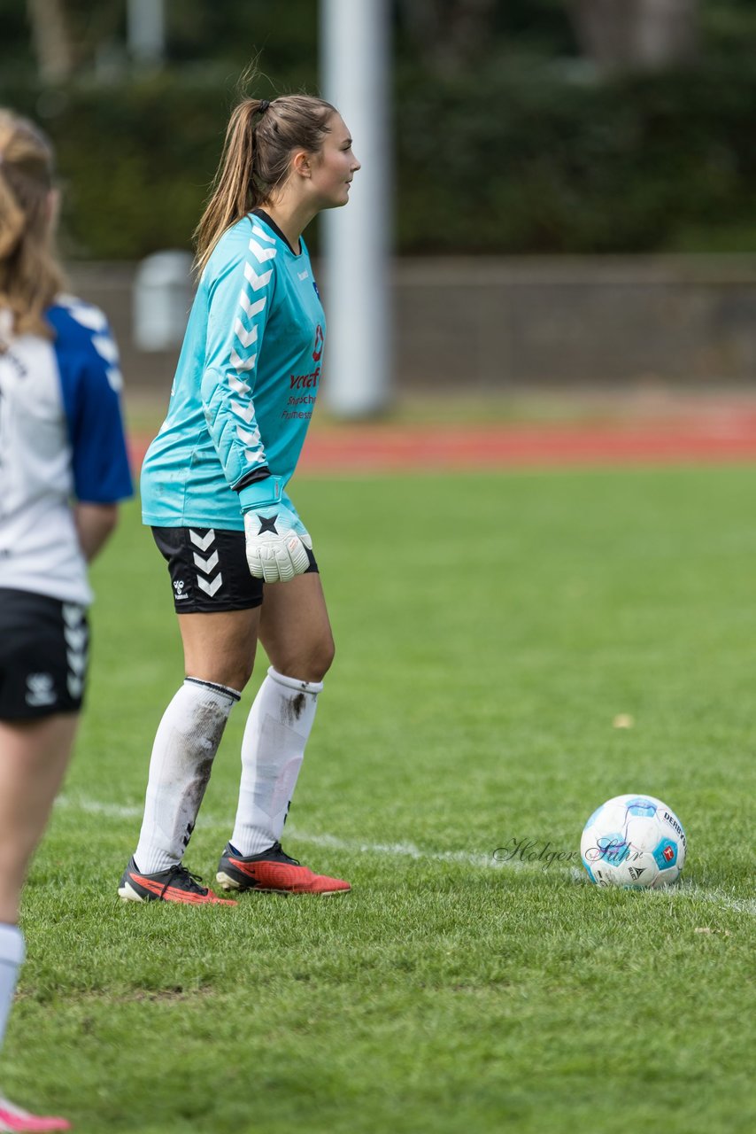 Bild 152 - wBJ VfL Pinneberg - Germania Schnelsen : Ergebnis: 15:1